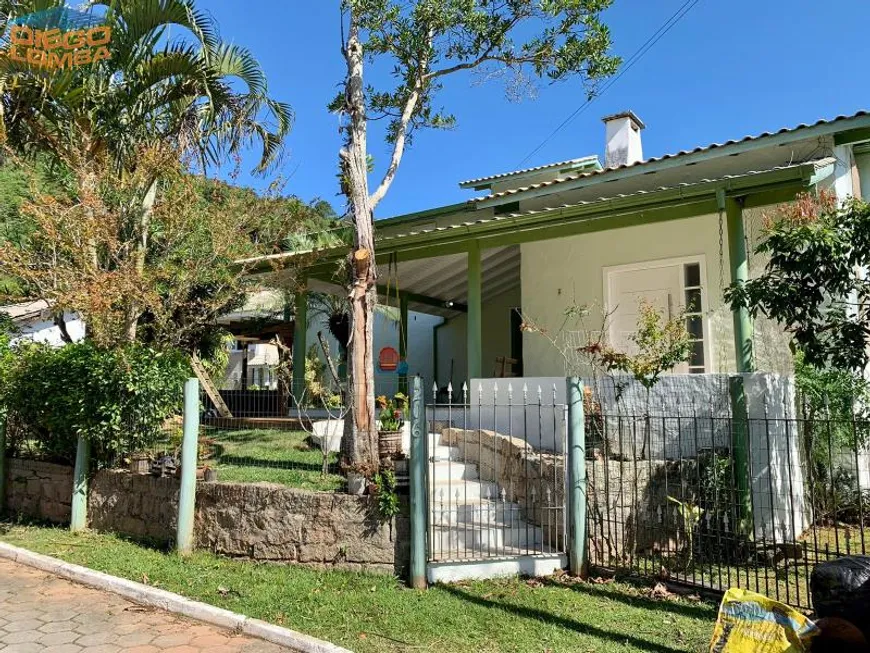 Foto 1 de Casa com 4 Quartos à venda, 173m² em Cachoeira do Bom Jesus, Florianópolis