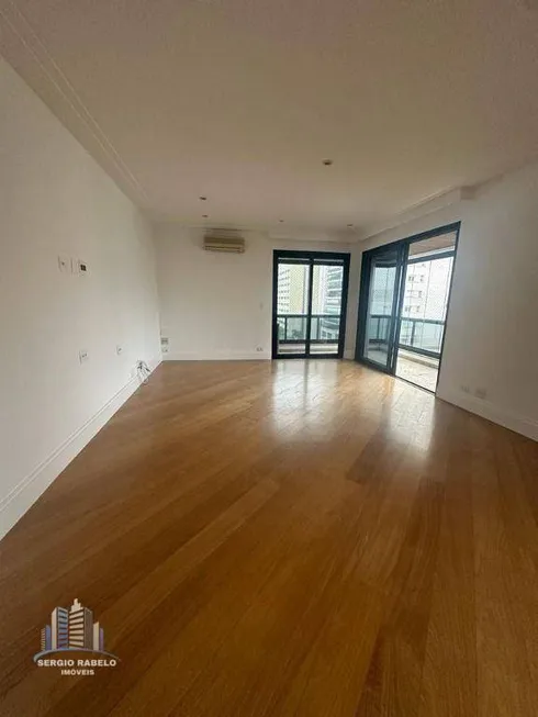 Foto 1 de Apartamento com 3 Quartos para venda ou aluguel, 155m² em Moema, São Paulo