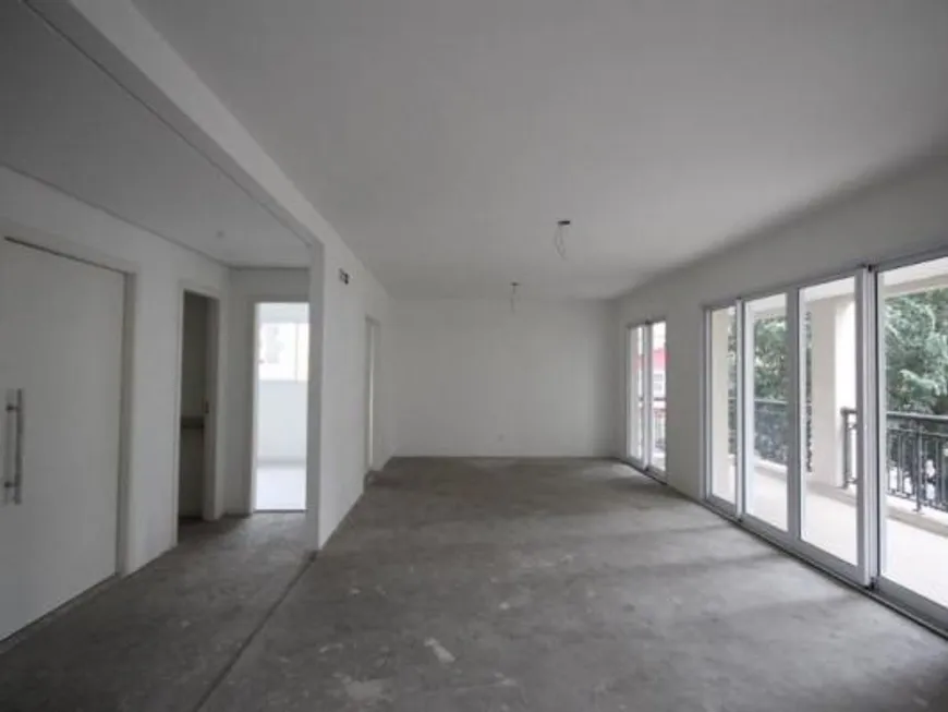 Foto 1 de Apartamento com 4 Quartos à venda, 189m² em Itaim Bibi, São Paulo