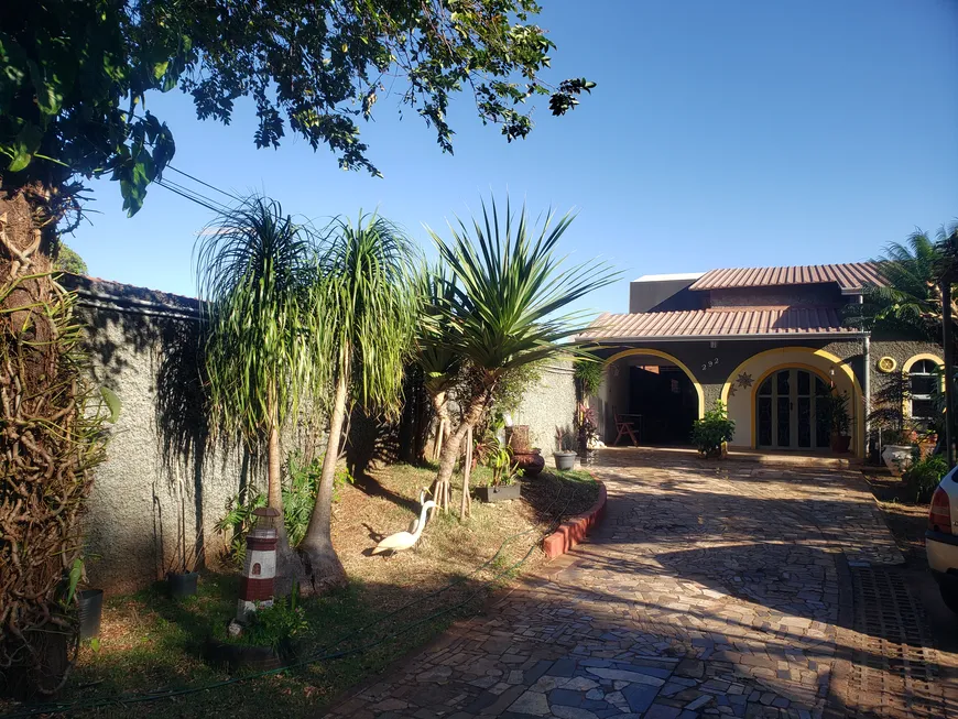 Foto 1 de Casa com 3 Quartos à venda, 200m² em Vila Taveirópolis , Campo Grande