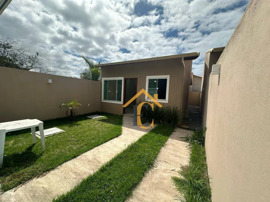 Foto 1 de Casa com 2 Quartos à venda, 65m² em Mariléa Chácara, Rio das Ostras