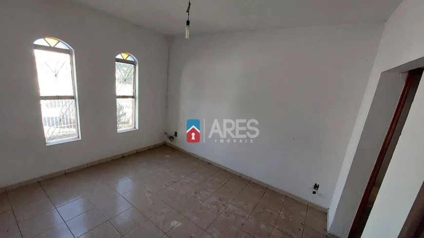 Foto 1 de Casa com 3 Quartos para alugar, 100m² em Centro, Americana