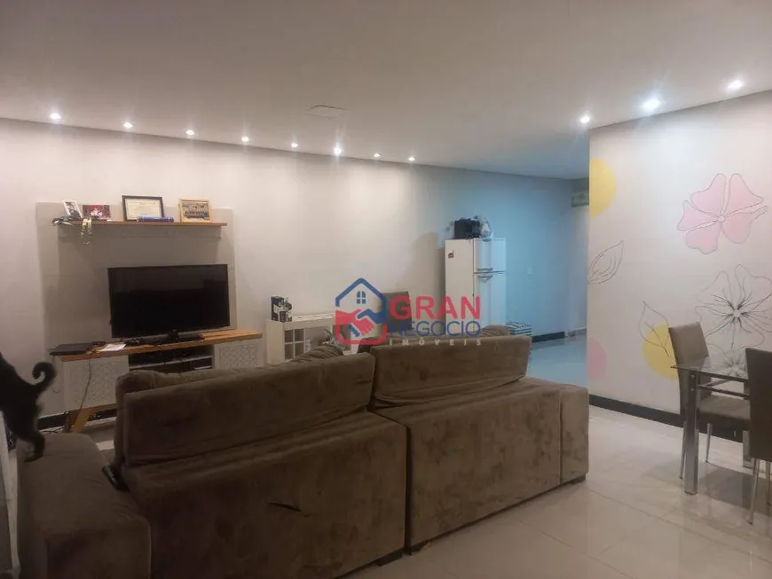 Foto 1 de Casa com 2 Quartos à venda, 190m² em Augusta, Curitiba