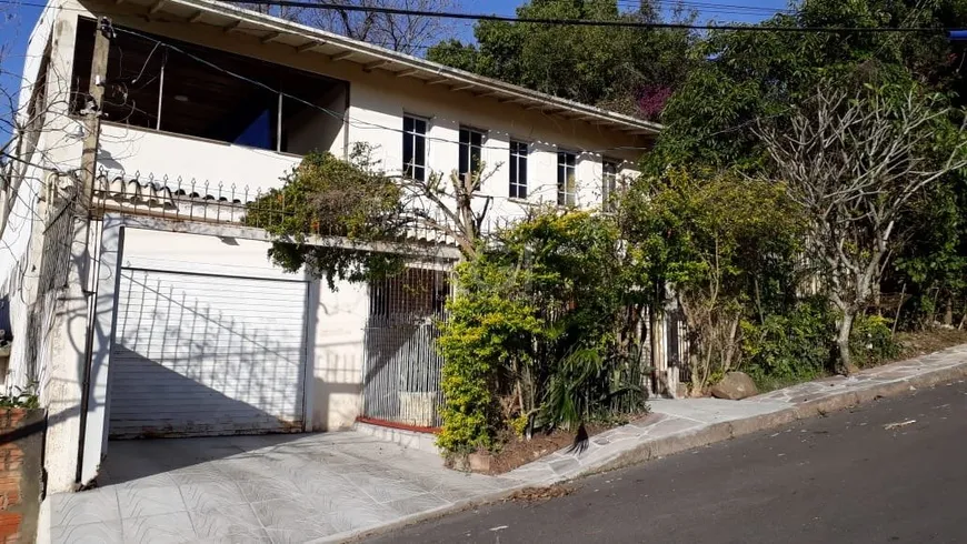 Foto 1 de Casa com 4 Quartos à venda, 230m² em Ponta Grossa, Porto Alegre