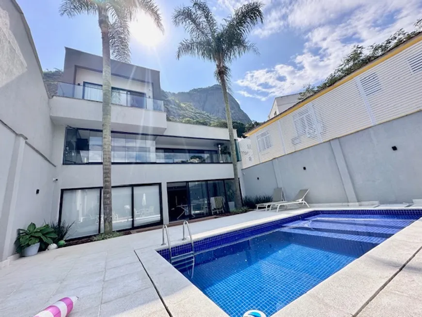 Foto 1 de Casa com 5 Quartos à venda, 414m² em Barra da Tijuca, Rio de Janeiro