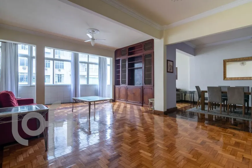 Foto 1 de Apartamento com 4 Quartos à venda, 150m² em Copacabana, Rio de Janeiro