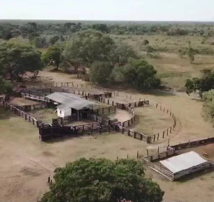 Foto 1 de Fazenda/Sítio com 4 Quartos à venda, 2m² em , Miranda