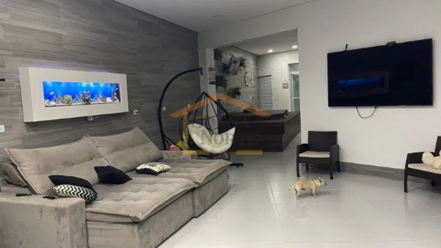 Foto 1 de Casa de Condomínio com 3 Quartos à venda, 450m² em Jardim Peri, São Paulo