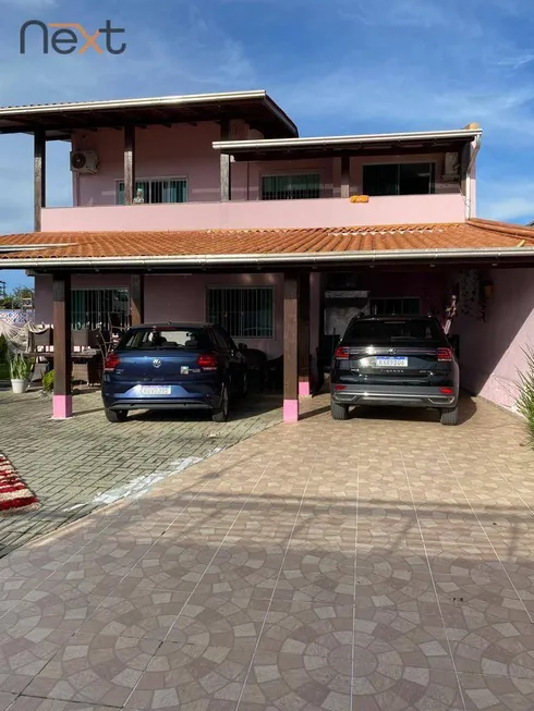 Foto 1 de Casa com 6 Quartos à venda, 295m² em Armação, Penha