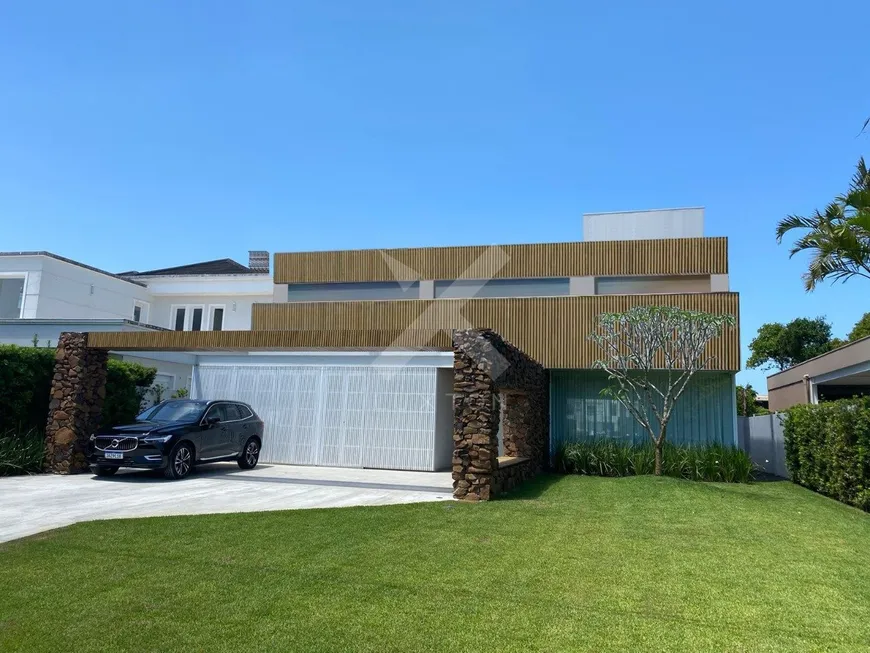 Foto 1 de Casa de Condomínio com 4 Quartos à venda, 540m² em Centro, Atlântida