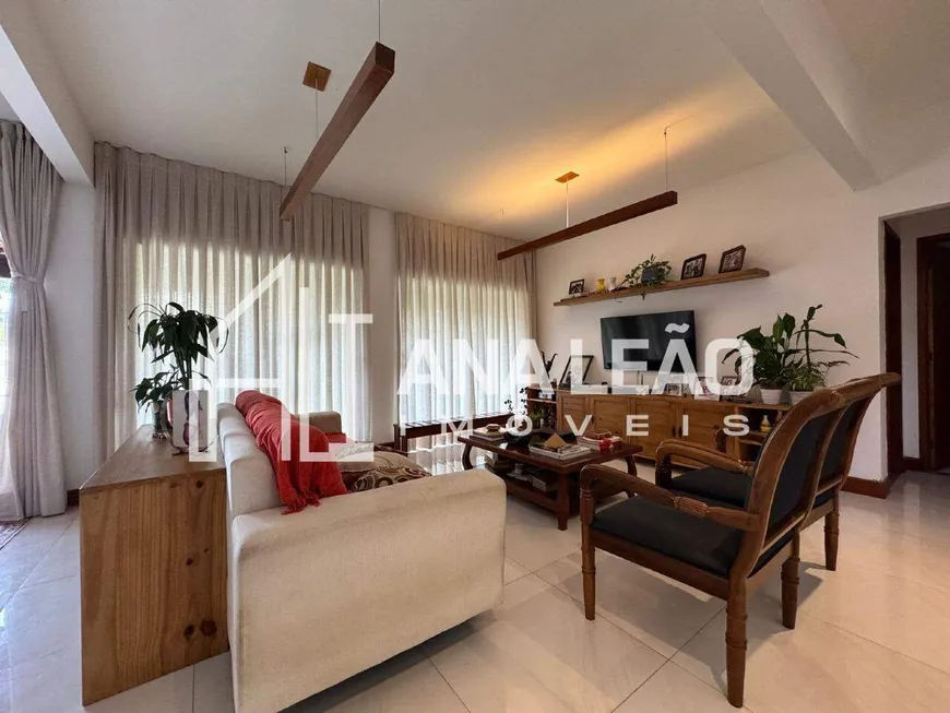 Foto 1 de Casa de Condomínio com 8 Quartos à venda, 300m² em Cotia, Guapimirim