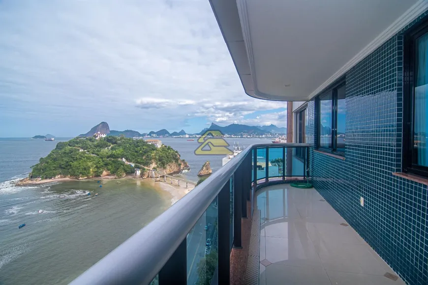 Foto 1 de Apartamento com 3 Quartos à venda, 250m² em Boa Viagem, Niterói