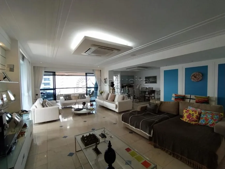 Foto 1 de Apartamento com 4 Quartos à venda, 393m² em Casa Amarela, Recife