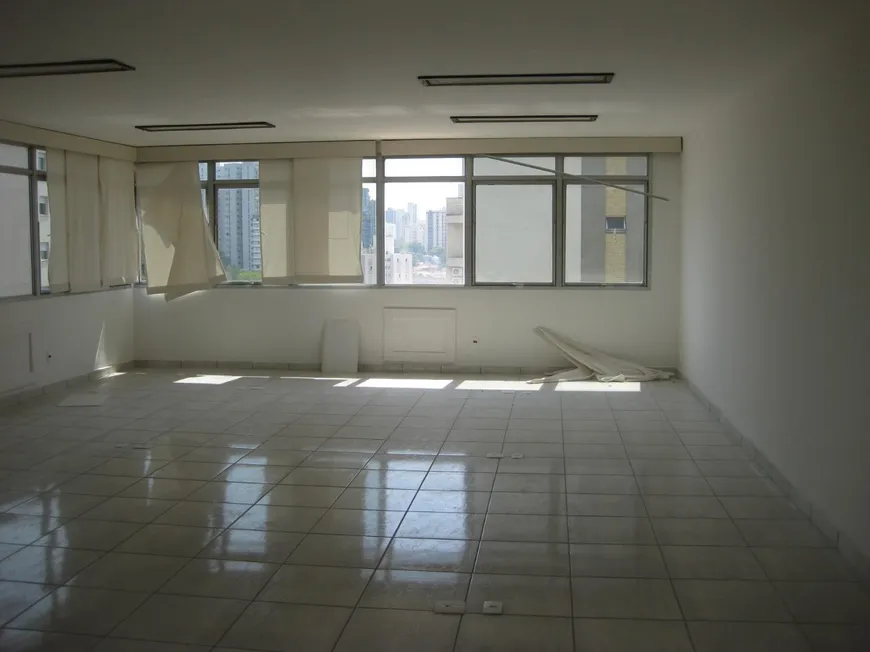 Foto 1 de Sala Comercial com 1 Quarto para venda ou aluguel, 110m² em Bosque, Campinas