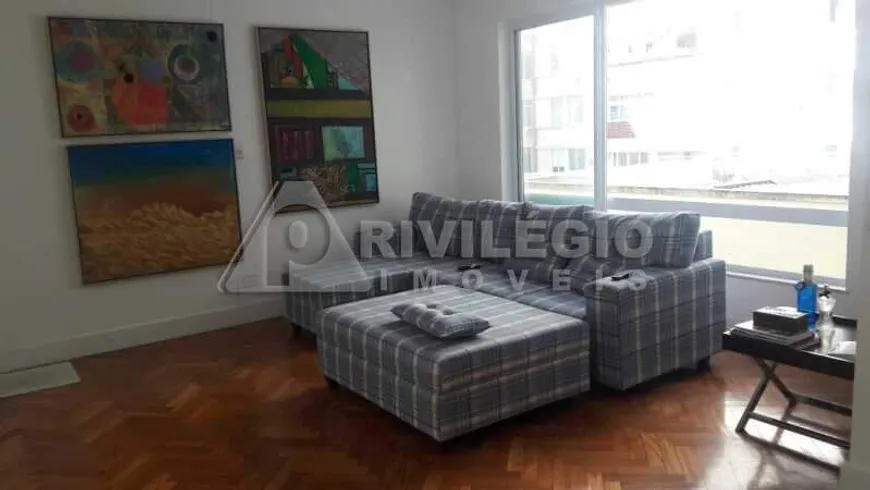 Foto 1 de Apartamento com 2 Quartos à venda, 125m² em Copacabana, Rio de Janeiro