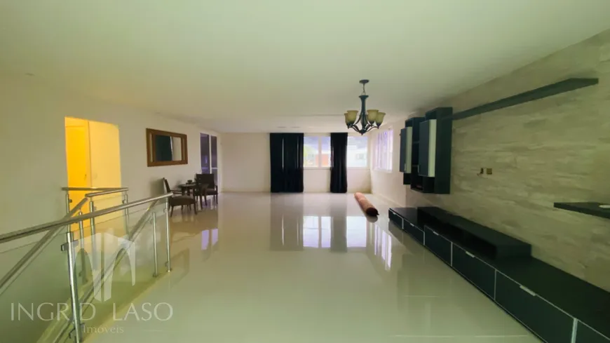 Foto 1 de Casa de Condomínio com 5 Quartos à venda, 500m² em Praia Campista, Macaé
