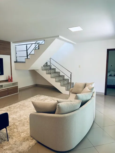 Foto 1 de Casa de Condomínio com 4 Quartos para alugar, 320m² em Busca Vida Abrantes, Camaçari