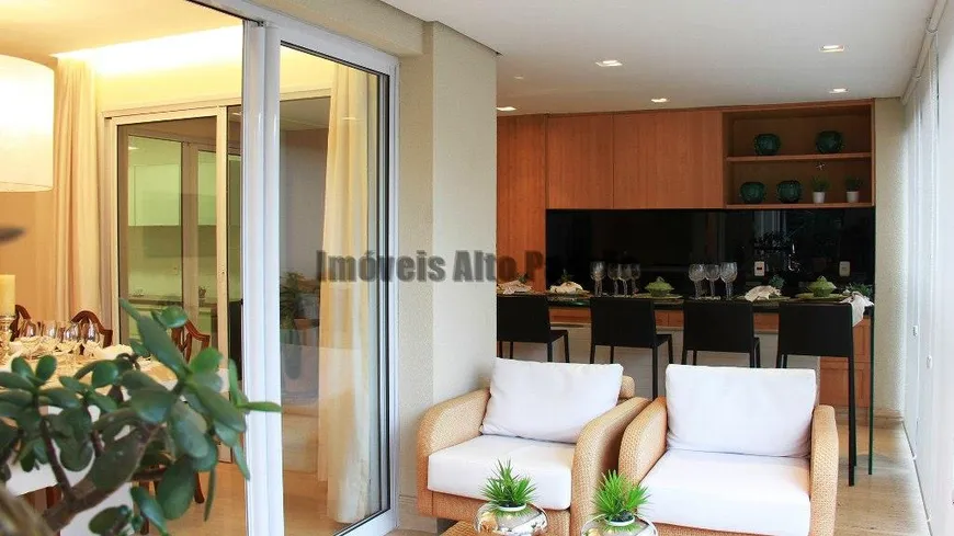 Foto 1 de Apartamento com 3 Quartos à venda, 192m² em Ibirapuera, São Paulo