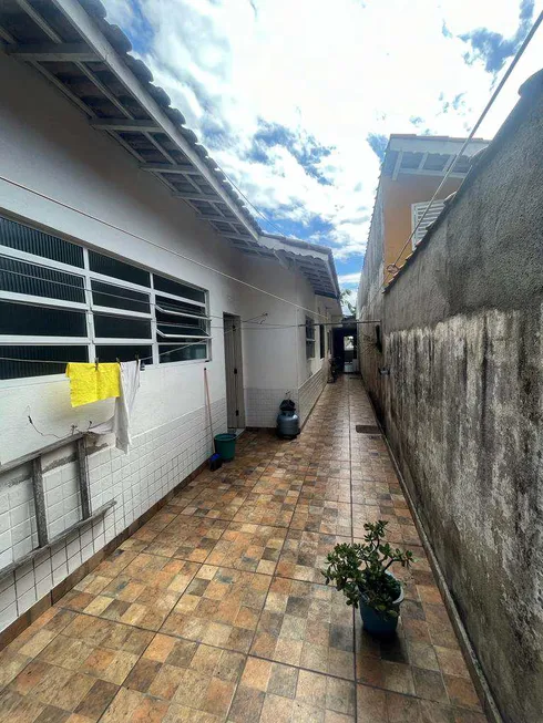 Foto 1 de Casa com 3 Quartos à venda, 180m² em Tude Bastos, Praia Grande