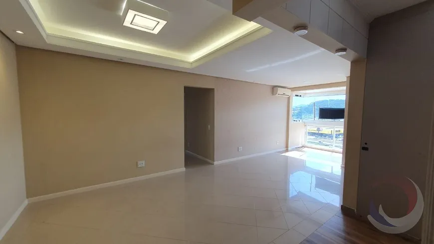 Foto 1 de Apartamento com 3 Quartos à venda, 111m² em Kobrasol, São José