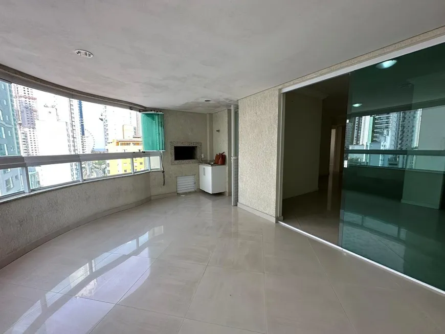 Foto 1 de Apartamento com 3 Quartos à venda, 98m² em Pioneiros, Balneário Camboriú