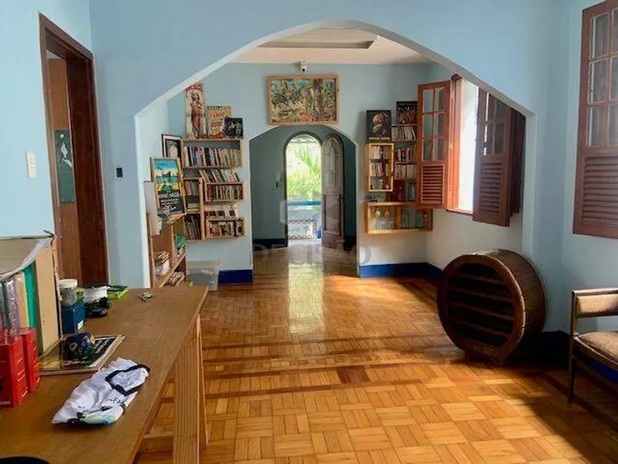 Foto 1 de Casa com 4 Quartos à venda, 326m² em Santa Tereza, Belo Horizonte