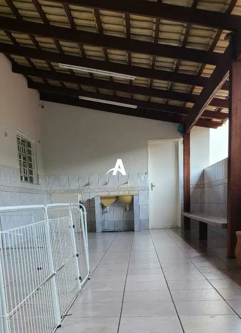 Foto 1 de Casa com 3 Quartos à venda, 165m² em Tibery, Uberlândia