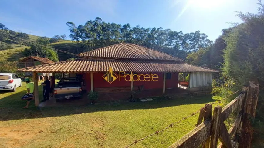 Foto 1 de Fazenda/Sítio com 3 Quartos à venda, 170m² em Centro, Cunha