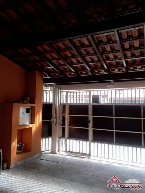 Foto 1 de Casa com 3 Quartos à venda, 190m² em Residencial União, São José dos Campos