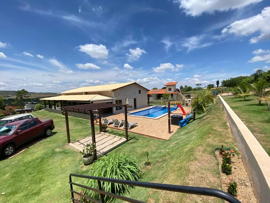 Foto 1 de Fazenda/Sítio com 4 Quartos à venda, 328m² em Condomínio Águas da serra, Hidrolândia