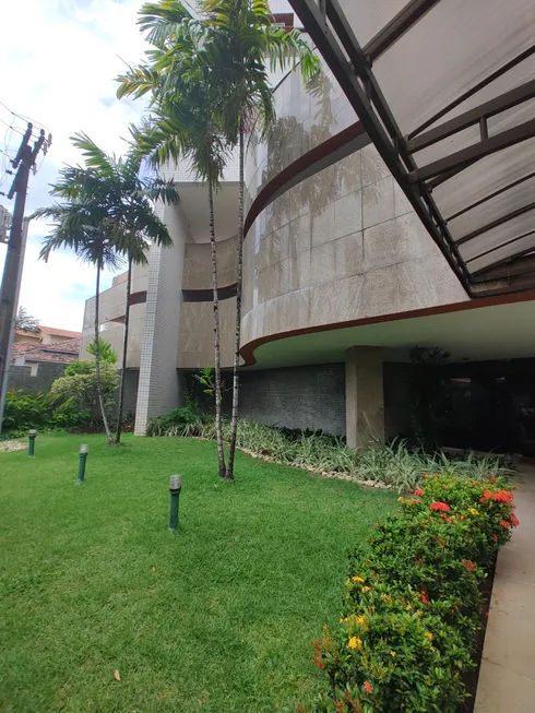 Foto 1 de Apartamento com 4 Quartos à venda, 136m² em Espinheiro, Recife