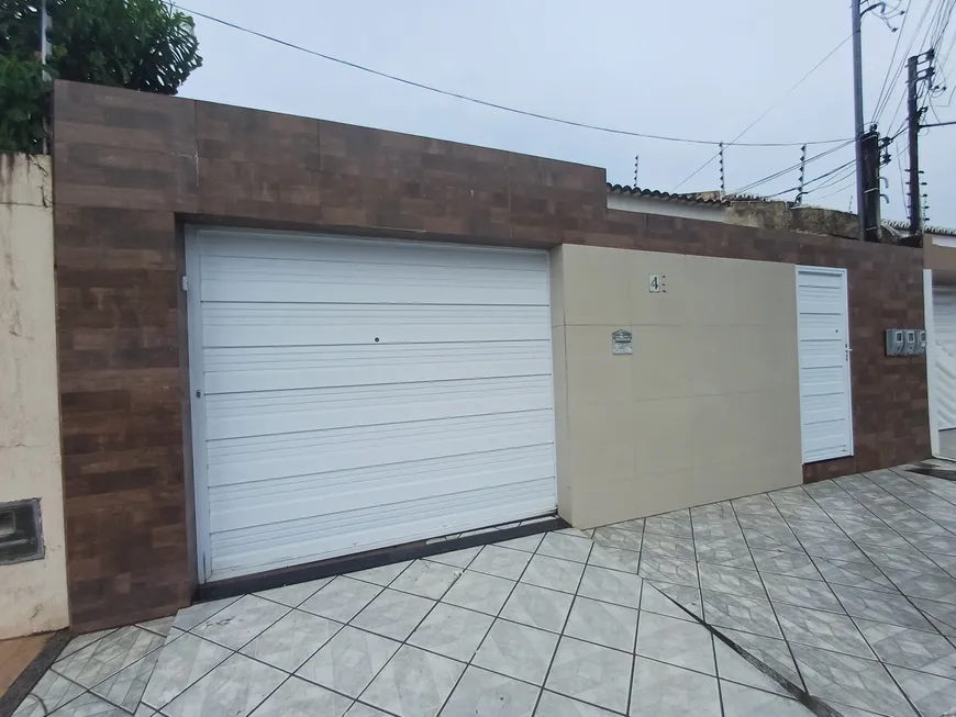 Foto 1 de Casa com 4 Quartos à venda, 200m² em Jabotiana, Aracaju