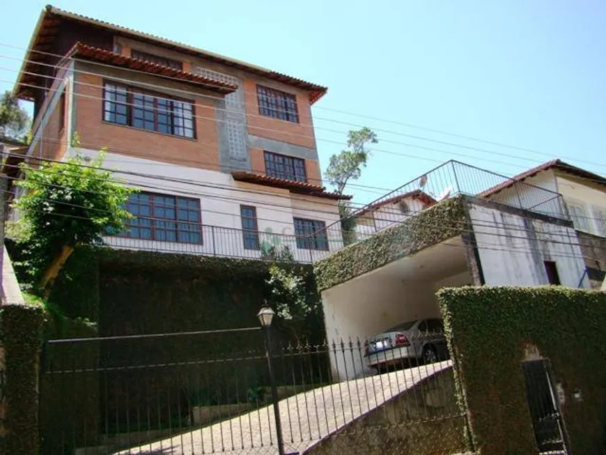 Foto 1 de Casa com 5 Quartos à venda, 240m² em Varzea, Teresópolis