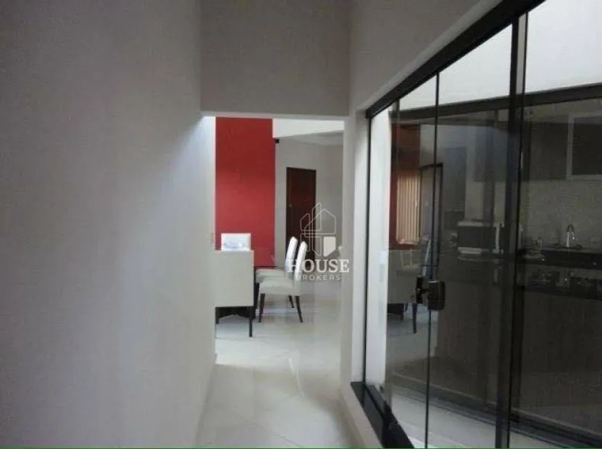 Foto 1 de Sobrado com 3 Quartos à venda, 171m² em , Estiva Gerbi