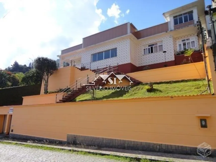 Foto 1 de Casa com 3 Quartos à venda, 322m² em Quitandinha, Petrópolis