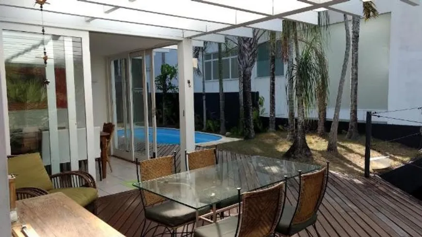 Foto 1 de Casa de Condomínio com 4 Quartos à venda, 400m² em Badu, Niterói