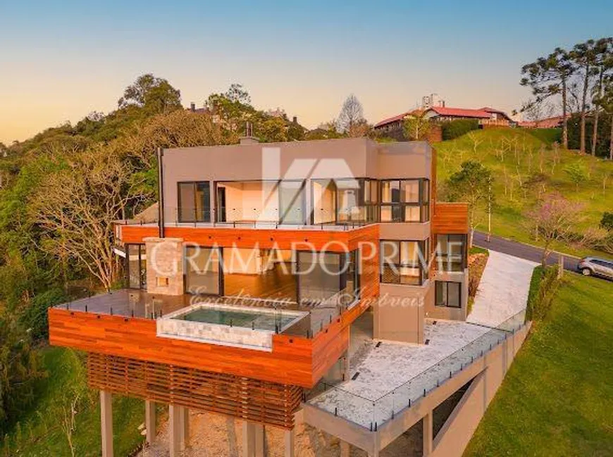 Foto 1 de Casa com 4 Quartos à venda, 520m² em Centro, Gramado