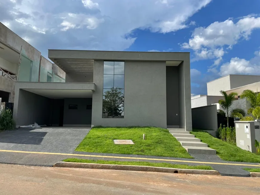 Foto 1 de Casa de Condomínio com 4 Quartos à venda, 235m² em Residencial Goiânia Golfe Clube, Goiânia