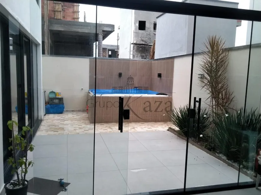 Foto 1 de Casa de Condomínio com 3 Quartos à venda, 250m² em Condominio Floresta, São José dos Campos