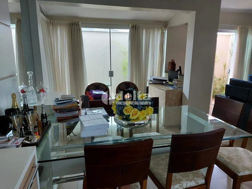 Foto 1 de Casa de Condomínio com 3 Quartos à venda, 239m² em Jardim Inconfidência, Uberlândia