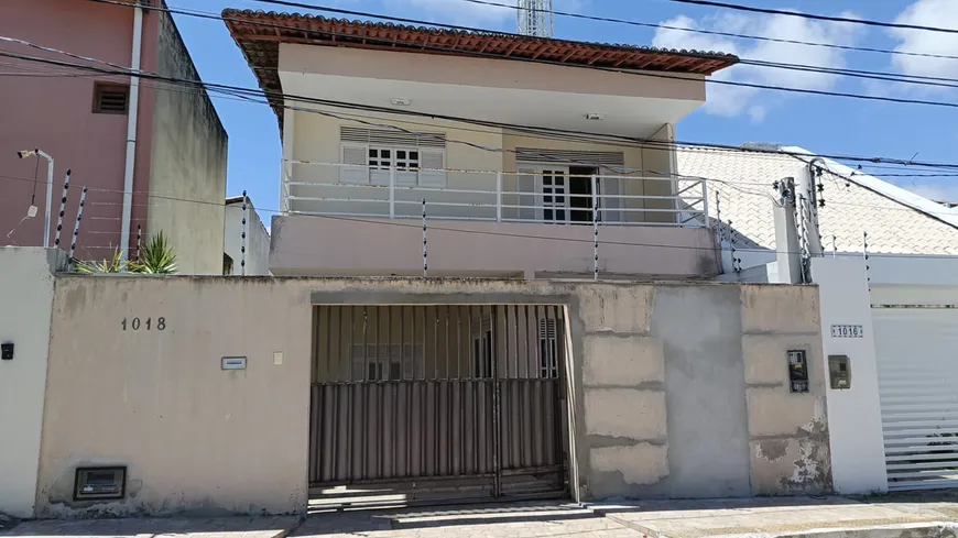 Foto 1 de Casa com 4 Quartos para venda ou aluguel, 160m² em Tirol, Natal