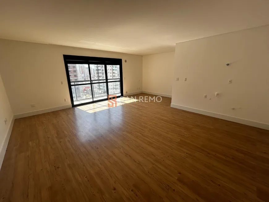 Foto 1 de Apartamento com 1 Quarto à venda, 48m² em Kobrasol, São José