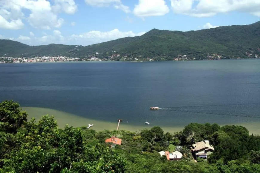 Foto 1 de Casa com 4 Quartos à venda, 350m² em Praia Mole, Florianópolis