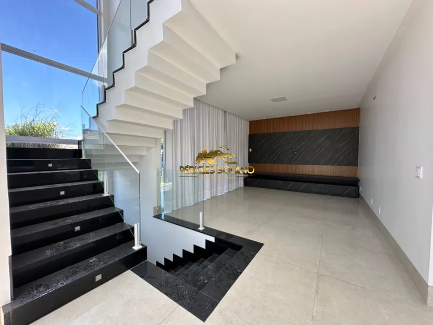 Foto 1 de Casa de Condomínio com 4 Quartos à venda, 487m² em Condomínio do Lago, Goiânia