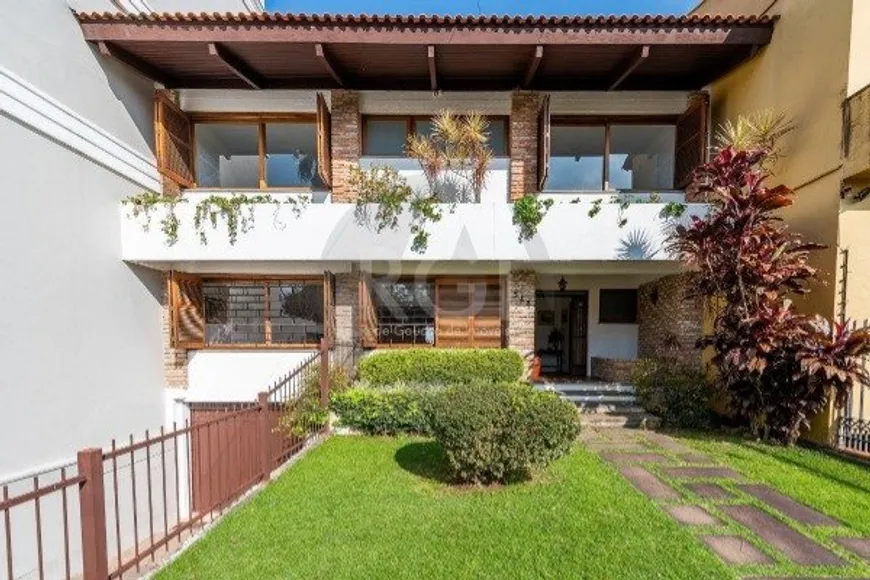 Foto 1 de Casa com 4 Quartos à venda, 494m² em Vila Jardim, Porto Alegre