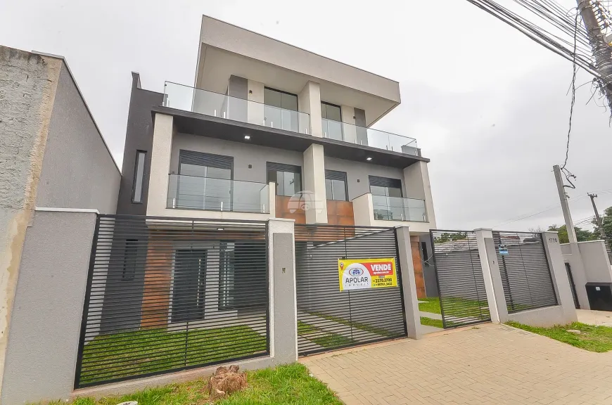 Foto 1 de Sobrado com 3 Quartos à venda, 139m² em Fanny, Curitiba