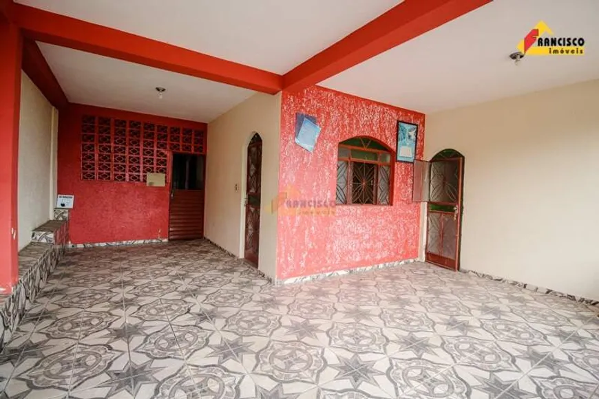 Foto 1 de Casa com 5 Quartos à venda, 220m² em Campina Verde, Divinópolis