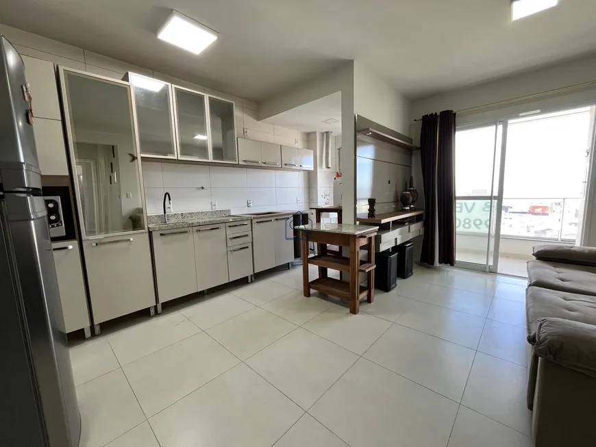 Foto 1 de Apartamento com 3 Quartos à venda, 78m² em Barreiros, São José