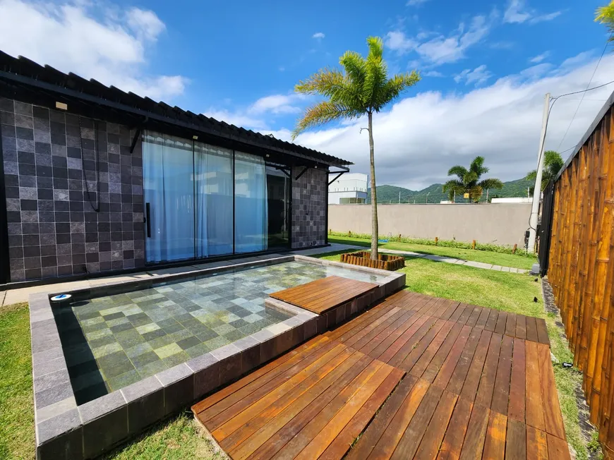 Foto 1 de Casa de Condomínio com 4 Quartos à venda, 350m² em Ilha de Guaratiba, Rio de Janeiro