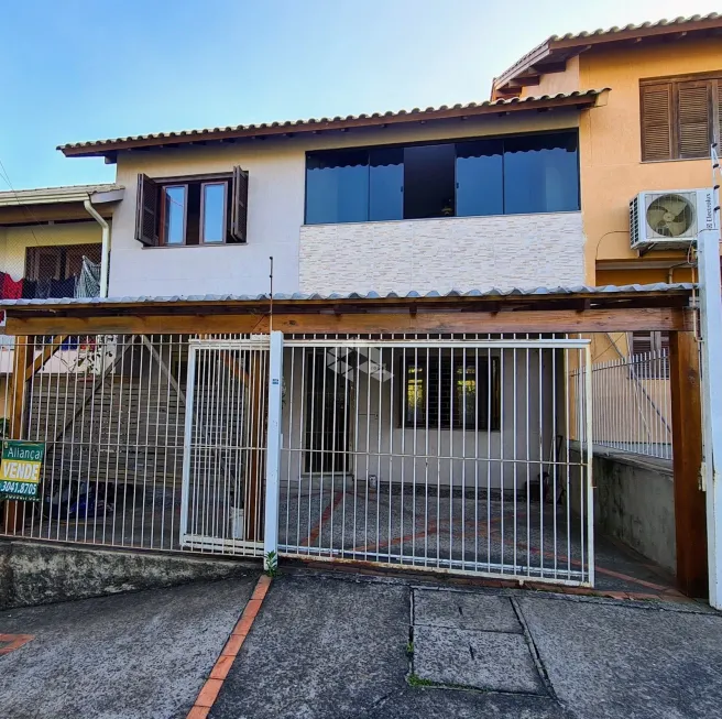 Foto 1 de Casa com 2 Quartos à venda, 77m² em Vila Parque Brasilia, Cachoeirinha